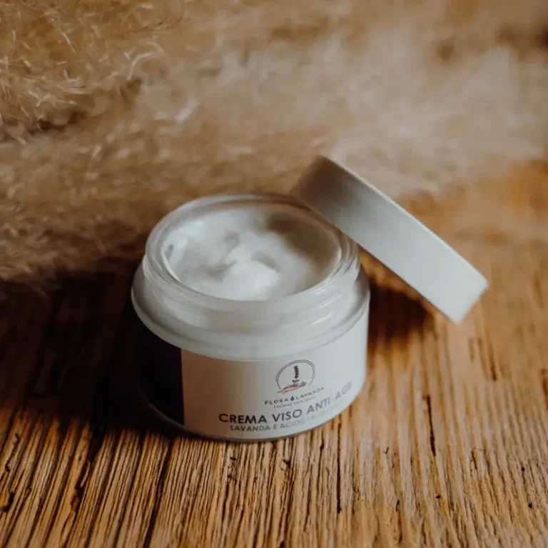 Crema viso anti-age lavanda naturale 50ml – nutriente con acido ialuronico, olio di macadamia e burro di karitè
