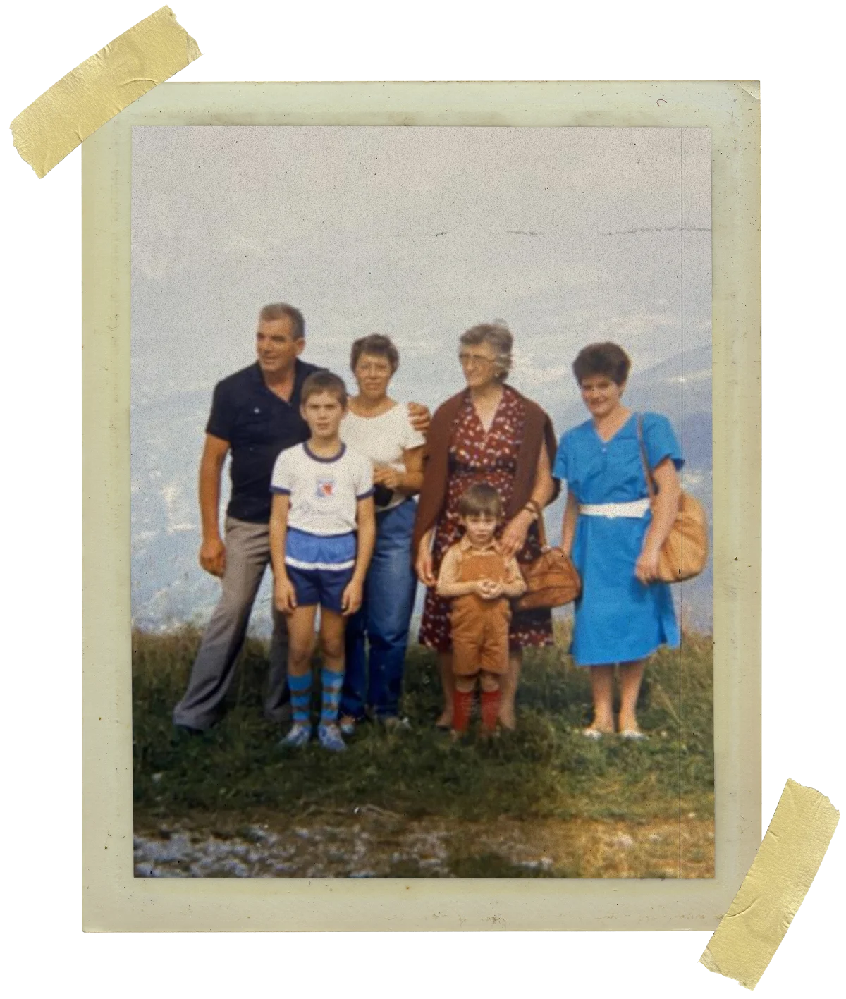 A Polaroid photo with Alberto's family
